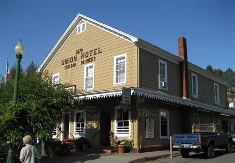 restaurants in occidental ca.